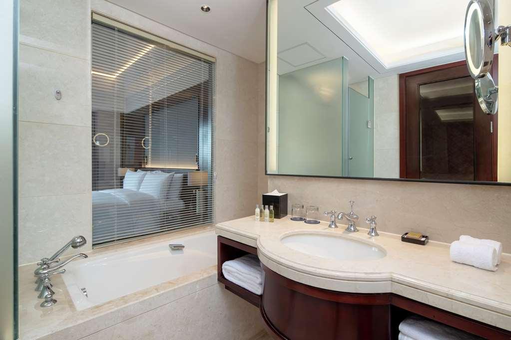 Doubletree By Hilton Jing'an Hotel Shanghai
