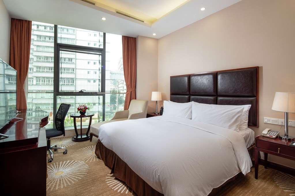 Doubletree By Hilton Jing'an Shanghai